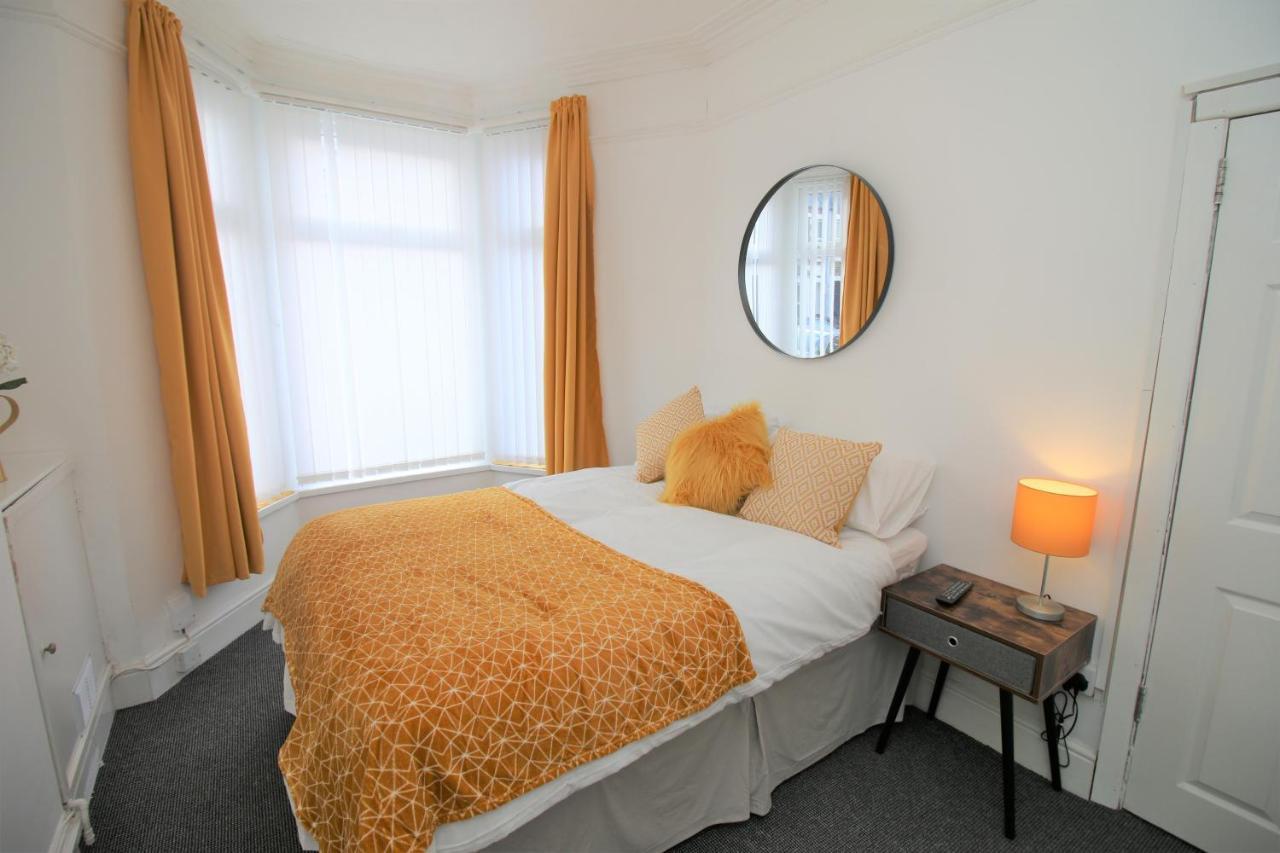Three Bedroom Townhouse - Free Local Parking - By Property Promise Cardiff Extérieur photo