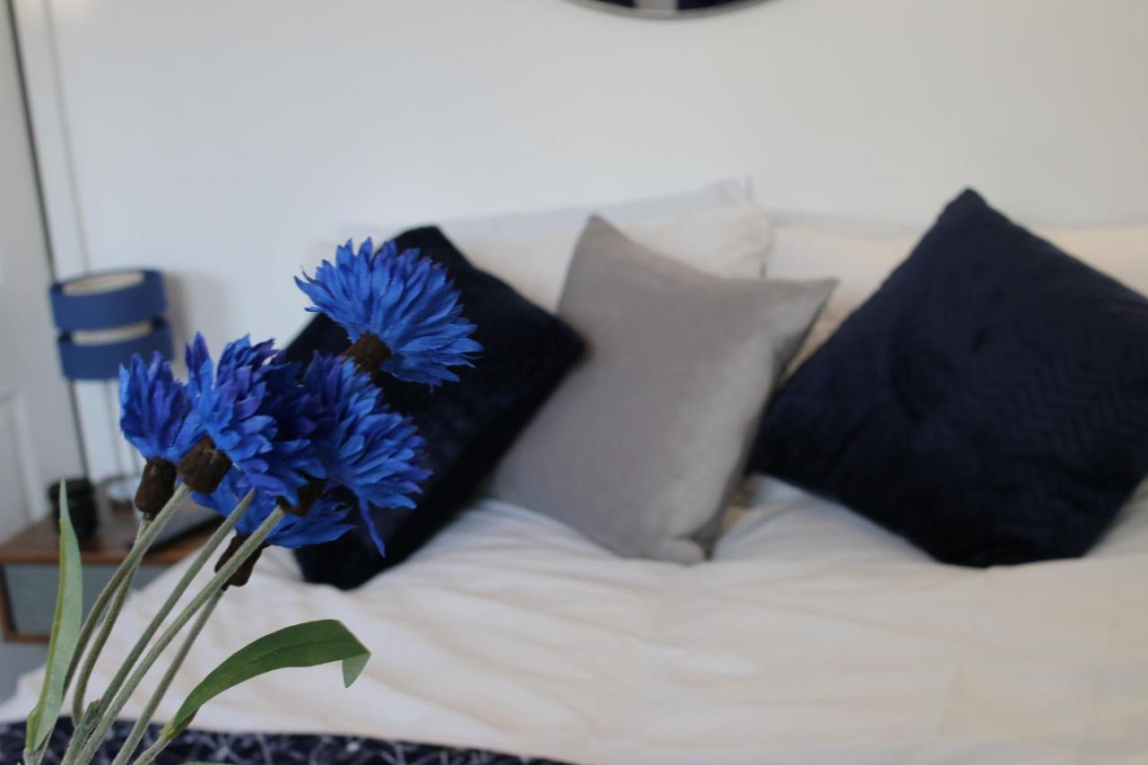 Three Bedroom Townhouse - Free Local Parking - By Property Promise Cardiff Extérieur photo